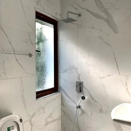 Nature ホテル Kolonjë