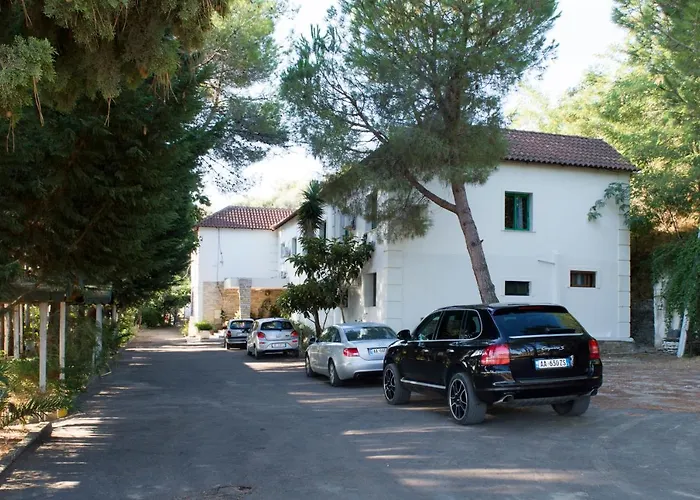 Nature Hotel Kolonje (Fier)