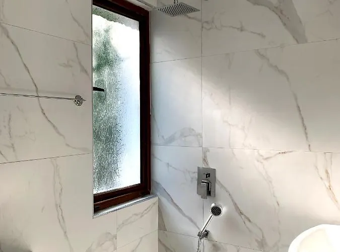 Nature Отель Kolonje (Fier)